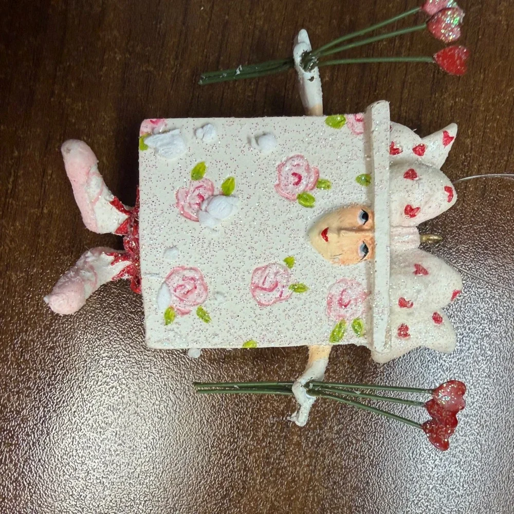 Department 56 Gift Box Girl Ornament White Glitter Pink Roses Hearts with Box
